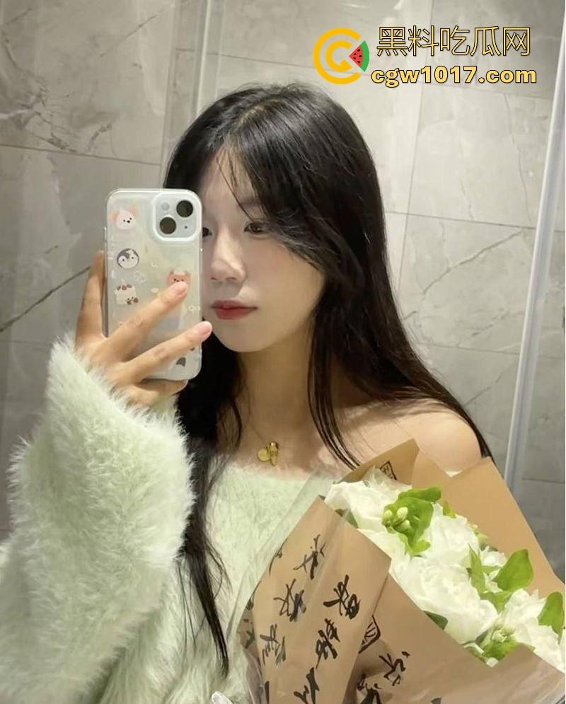 湖北师范大学萝莉学妹【温琬玲】反差跪床深喉口爆,狗链牵引翘臀后入爆操,与男友性爱视频曝光泄露!