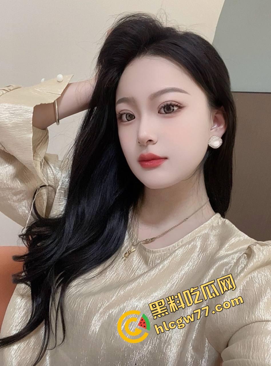 临沂艺术学院学姐『冯悦悦』情趣内衣被男友操翻，嘴里吸精身体爽颤，原来最骚的是最会装的那种！