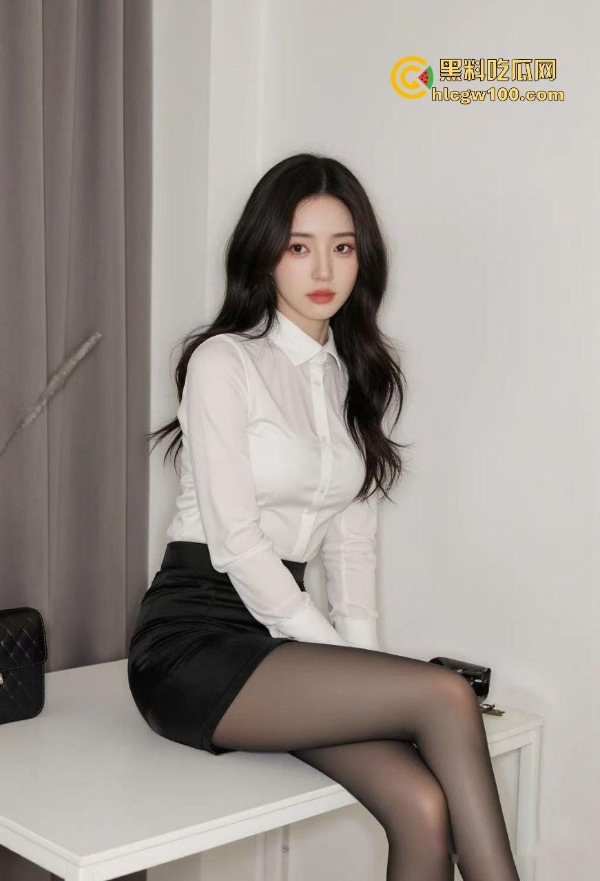 抖音审核集体失联？直播间小姐姐穿透视装抽奶子，SM小板子啪啪抽奶比鞭炮还响，这是要过年了！