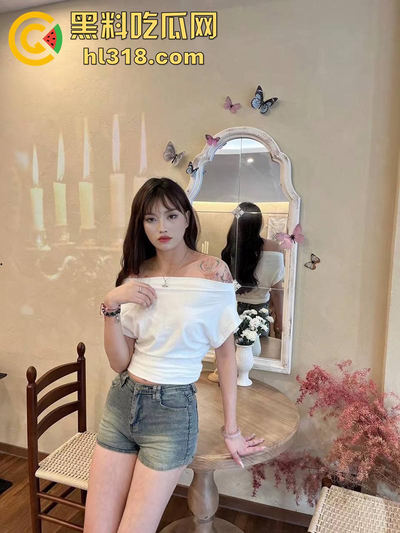 青岛反差母狗【刘子萱】,175cm的极品炮架子,逆天大长腿极致性感,小骚逼被男友操黑后还被曝光