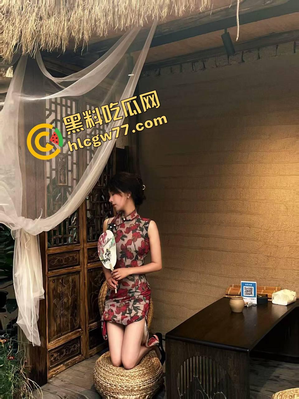 郑州绿帽夫妻的快乐,老婆嘴里吃我的鸡巴,屁股崛起来让兄弟爆操,灌满骚穴的快乐你们永远想象不到!