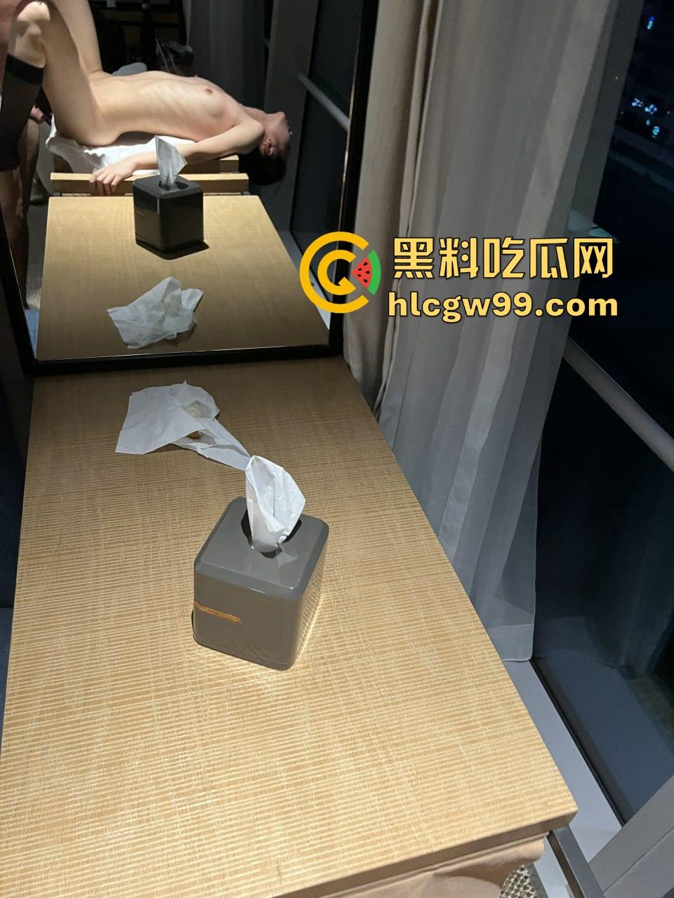 警花『张津瑜』的家宴传奇,现任老公家人认证,瓜圈真神再现江湖,天不生张津瑜,瓜圈万古如长夜!