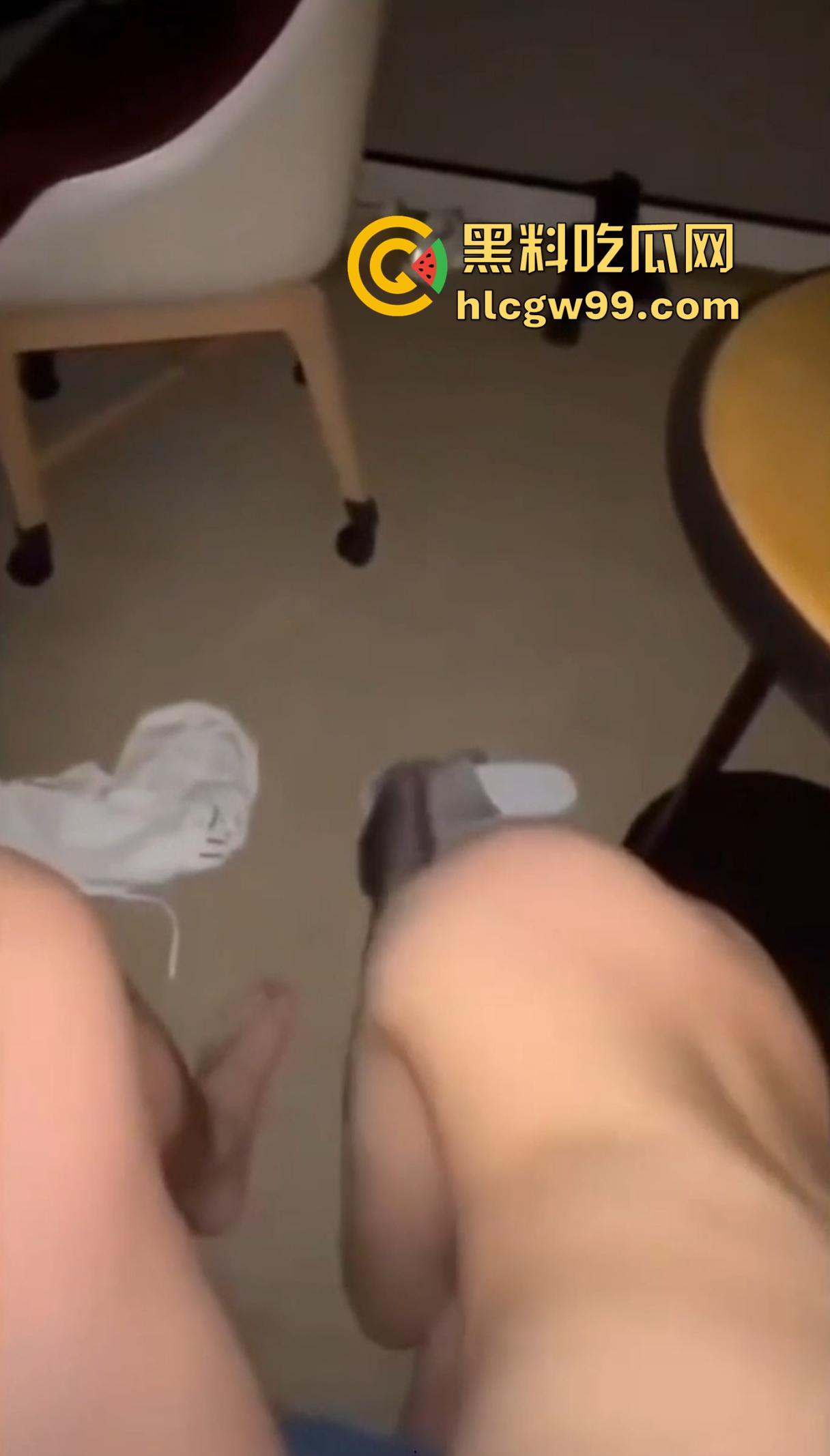 警花『张津瑜』的家宴传奇,现任老公家人认证,瓜圈真神再现江湖,天不生张津瑜,瓜圈万古如长夜!