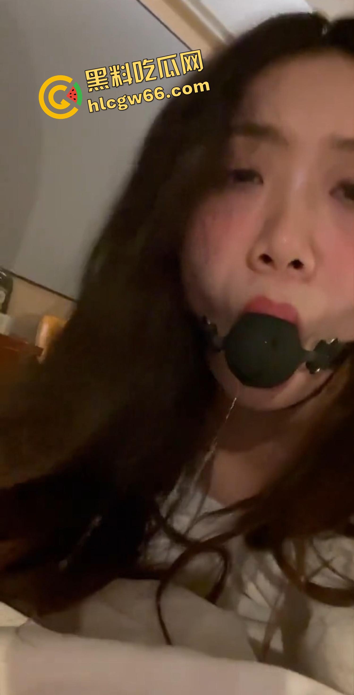 成都嫂子『赵美敏』变态偷情曝光,温柔少妇被小叔子操成母狗,内射菊花口交玩SM,骚逼爱虐喊刺激!