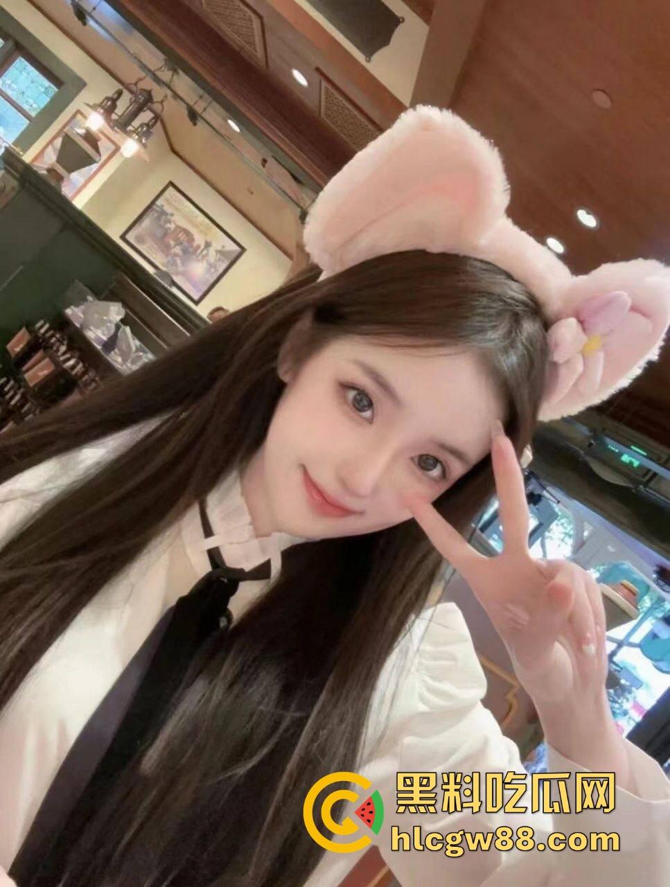 德国留学博士一束花就想睡人,得不到就破防要女生还钱,卖惨骗感情,多个女生投稿爆料!