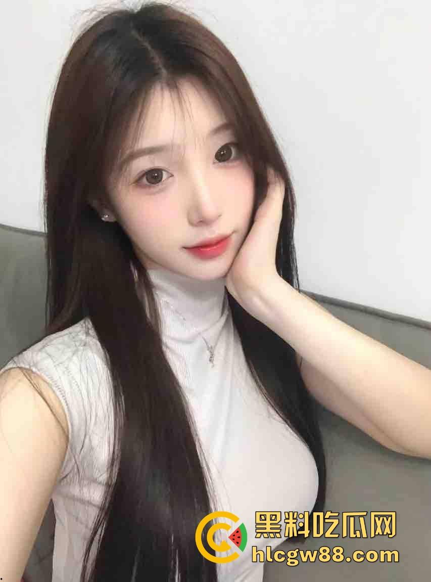 武汉小伙靠黄金手指拿下富婆姐姐,少妇被抠到表情爽得浪叫求饶一看就到点了,这才是真正的手艺人!