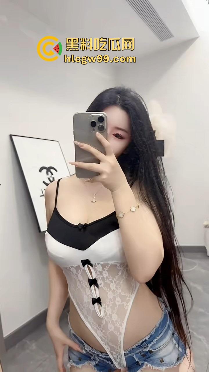 擦边女行走的性暗示机器,露与不露之间,吊足狼友胃口幻想界的AV女神,这到底是流量艺术,还是高端卖弄?