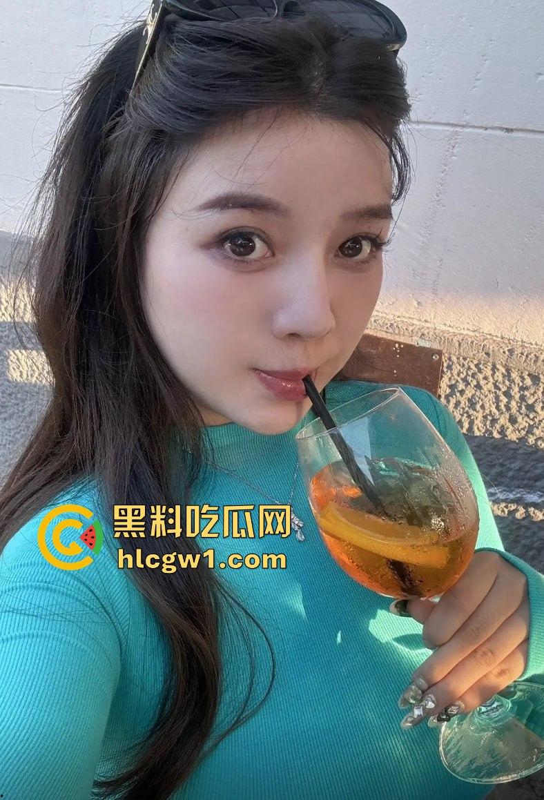 抖音三十万粉丝街拍网红【鹤本】与百万网红闺蜜【大漂亮】互爆猛料!爆出12分钟波涛汹涌裸聊视频!