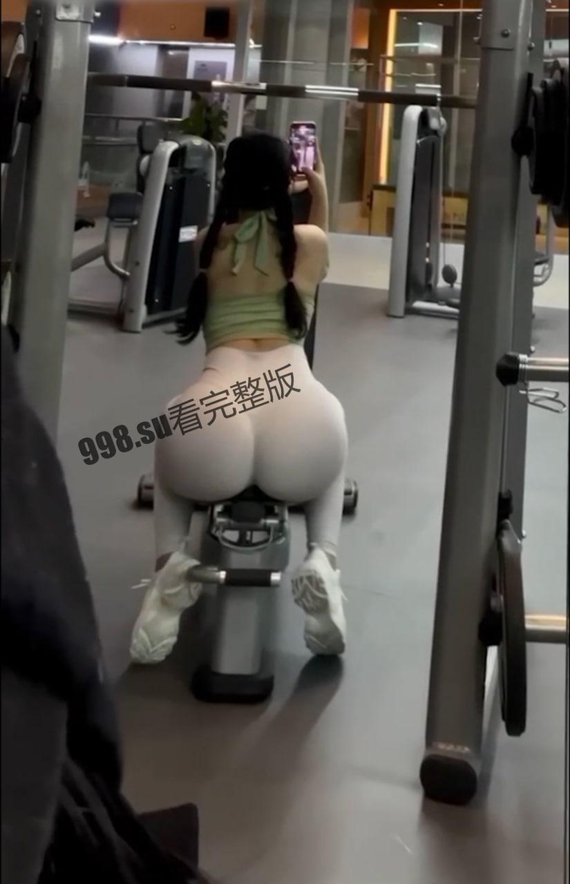 微博 G 奶女神 艾拉 微密圈 12 月最新收费视图合集 突破尺度