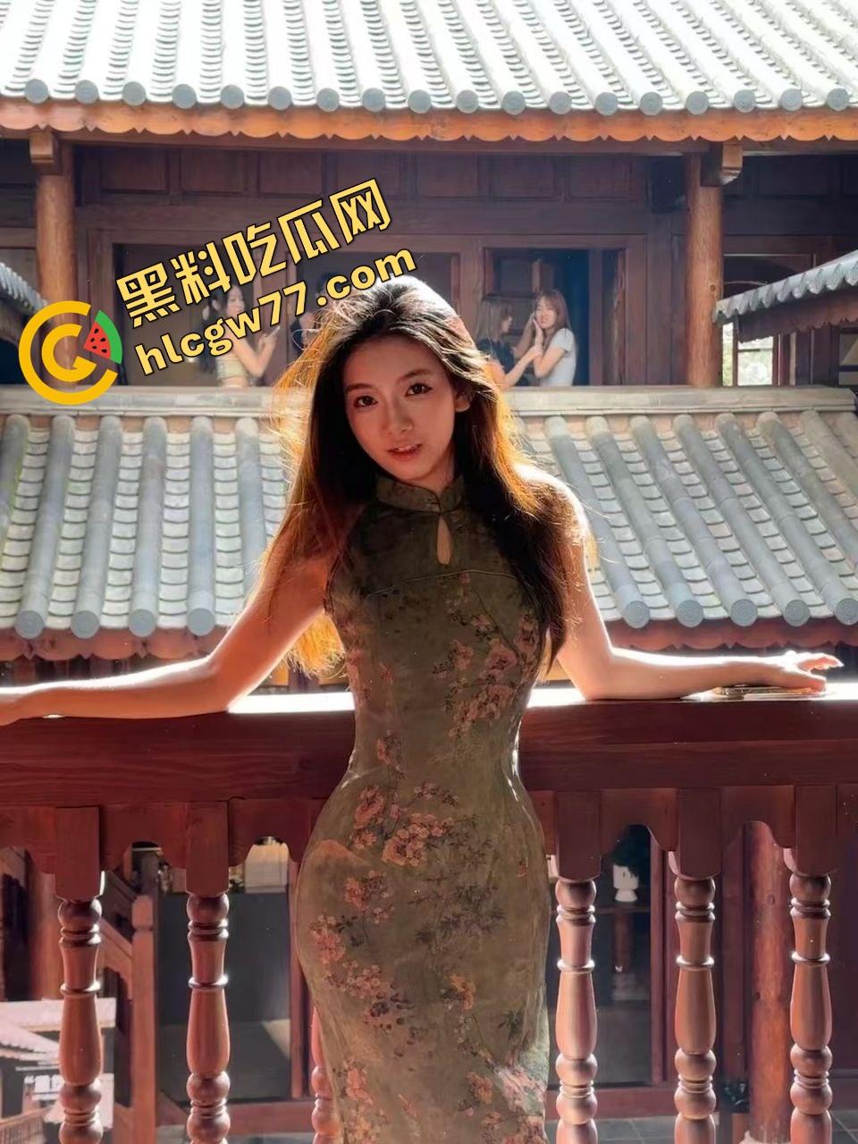 承德巨奶哺乳少妇放奶实录曝光!两颗大奶子胀得发亮,乳白喷涌不停,全程看得人鸡儿发胀想上手!