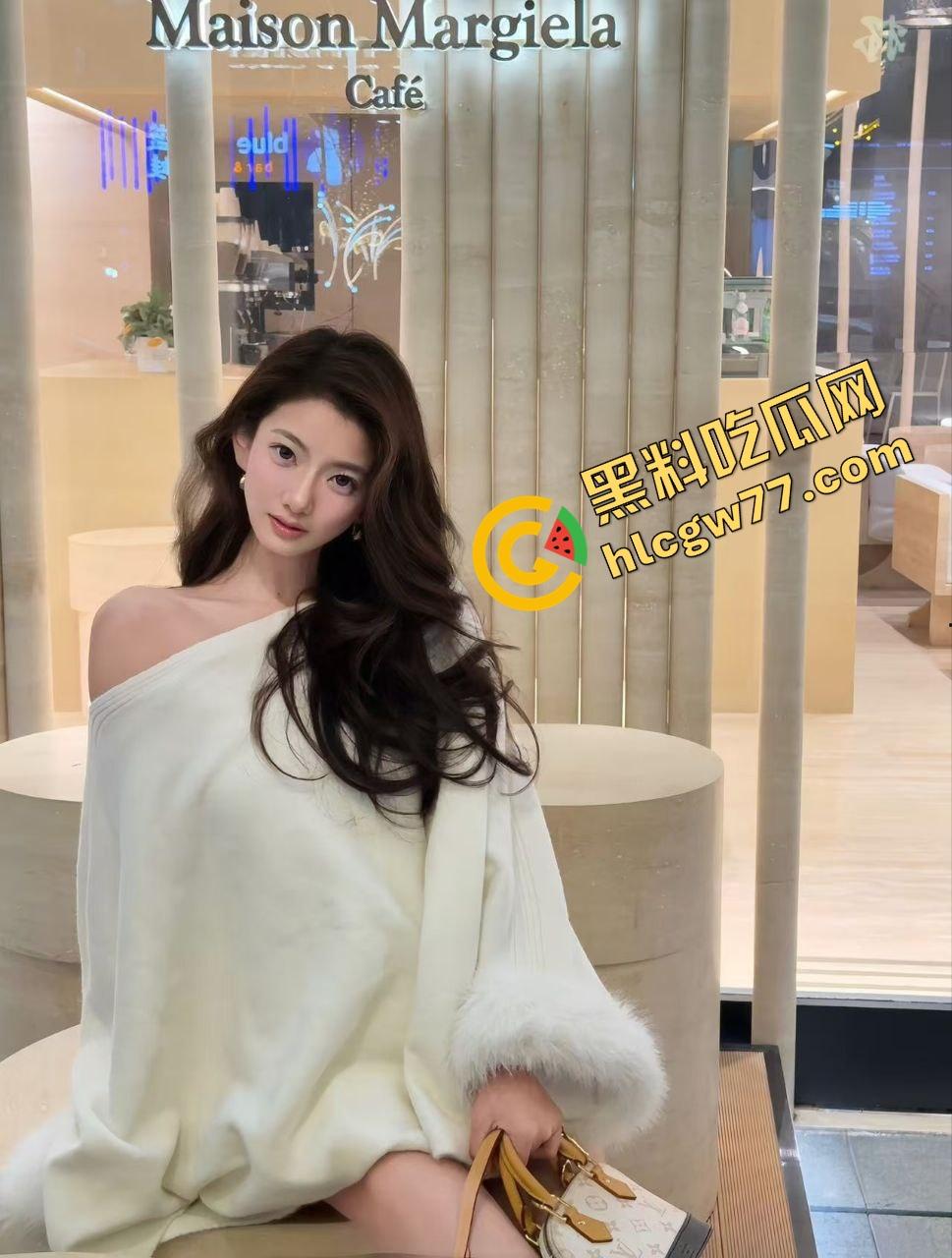 承德巨奶哺乳少妇放奶实录曝光!两颗大奶子胀得发亮,乳白喷涌不停,全程看得人鸡儿发胀想上手!