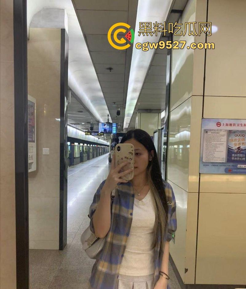 顶级身材学生妹和男友做爱曝光,反差婊被男友玩弄插逼,后入猛操翘臀骚穴,无套内射爽到起飞!