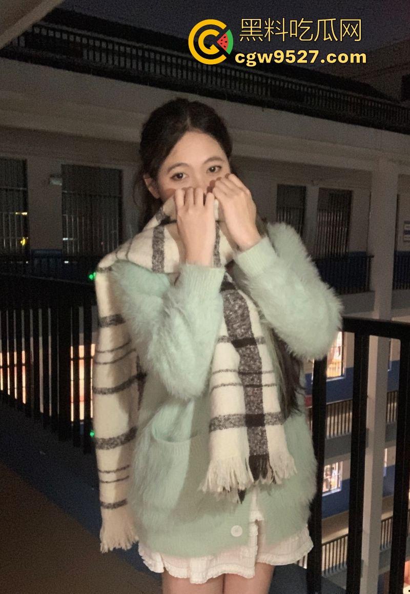 顶级身材学生妹和男友做爱曝光,反差婊被男友玩弄插逼,后入猛操翘臀骚穴,无套内射爽到起飞!