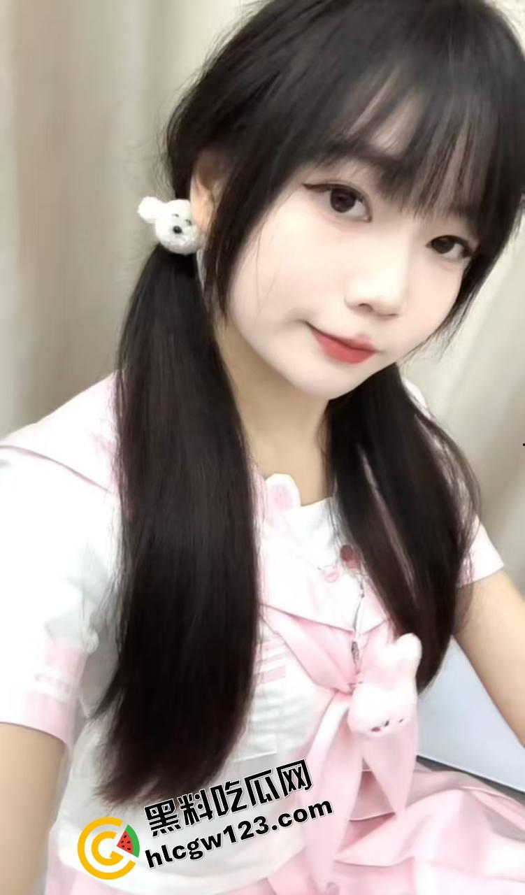 哥哥不在家,弟弟偷拉嫂子楼道猛操,抱着嫂子骚逼无套狂干射满嘴,事后聊骚曝哥哥也爱口爆!