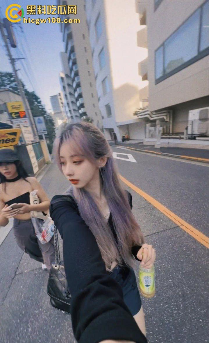 西安极品女神『刘嘉欣』现役Kpop女团成员,下海伴游5天3W,巨乳粉穴让人忍不住射爆,被金主操到腿软!