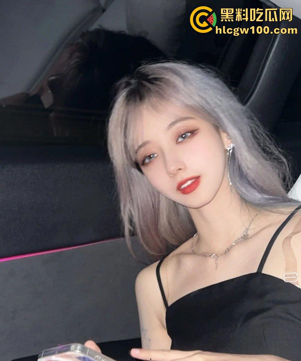 西安极品女神『刘嘉欣』现役Kpop女团成员,下海伴游5天3W,巨乳粉穴让人忍不住射爆,被金主操到腿软!