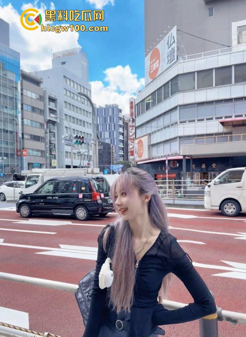 西安极品女神『刘嘉欣』现役Kpop女团成员,下海伴游5天3W,巨乳粉穴让人忍不住射爆,被金主操到腿软!