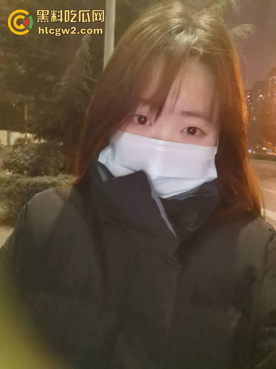 约炮南宁师院极品【江晓莹】 颜值高身材好,口活顶得堪比飞机杯,吃鸡技术爽翻天!独家真实爆料!