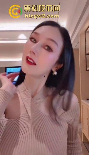 抖音尤物【困困鱼】彻底放飞!道具自慰淫叫连连,肥臀掰开骚逼特写,全网目瞪口呆!独家曝光流出!