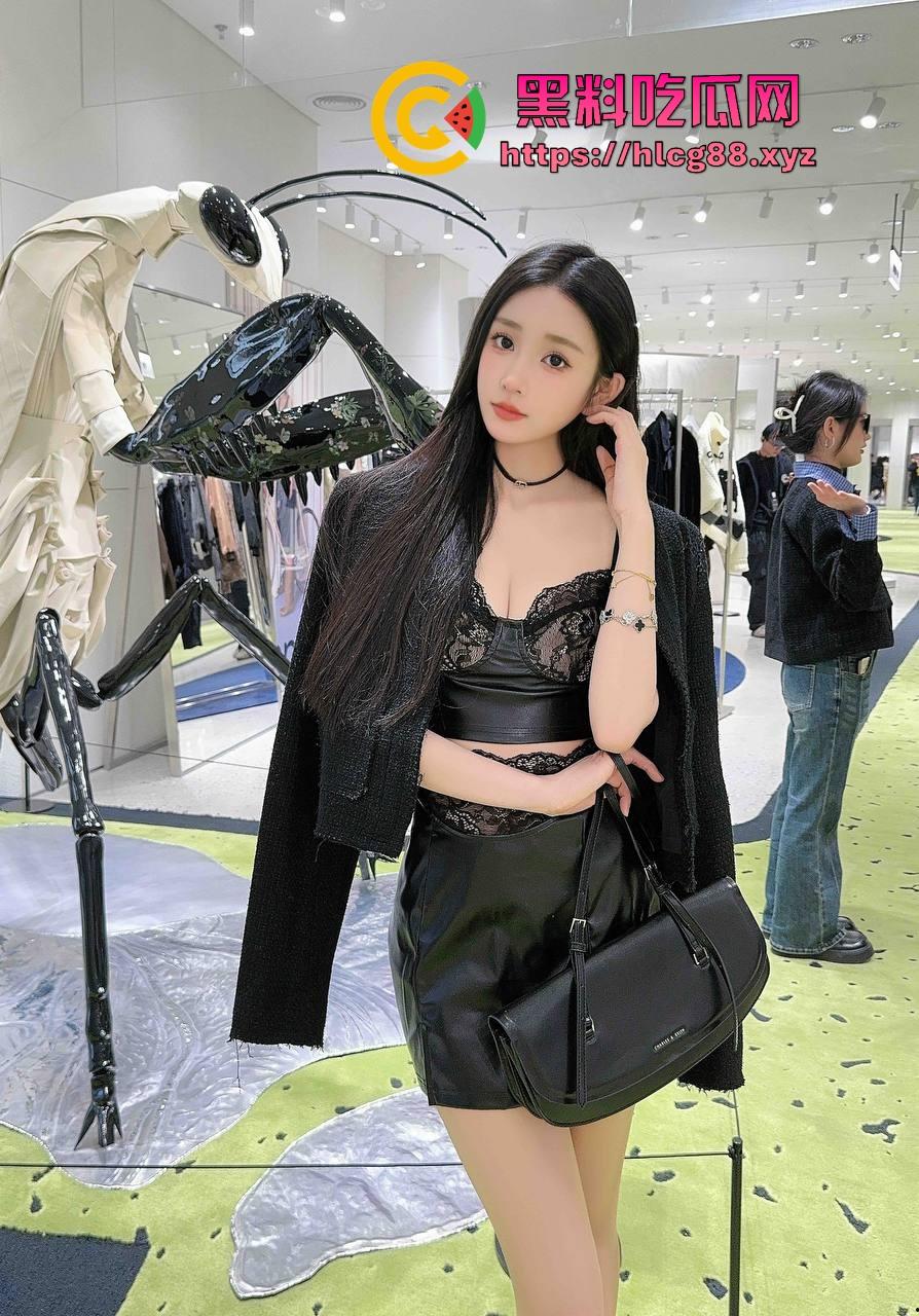 深圳外围天花板,福田02年『王微微』平面模特全国可飞,长腿C奶主动掰逼让检查,异形级骚穴重口慎入!