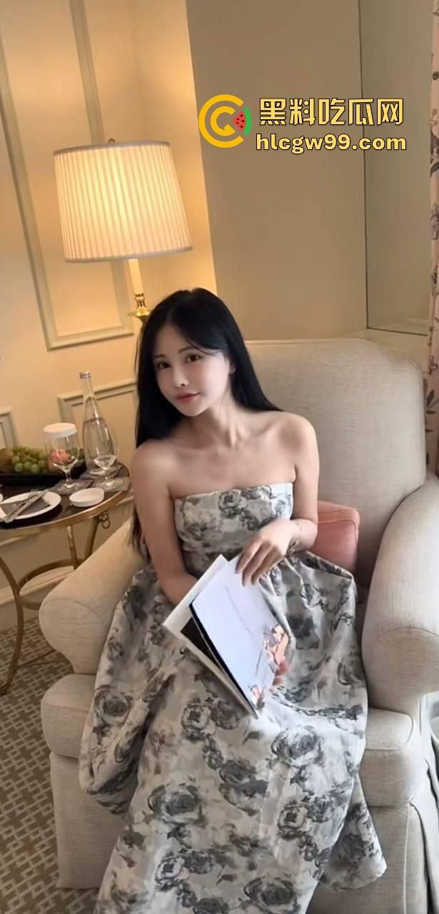 河南95后御姐【龙湘】美国UCR网红实为外围上岸婊,清纯包装藏不住骚逼贱货!