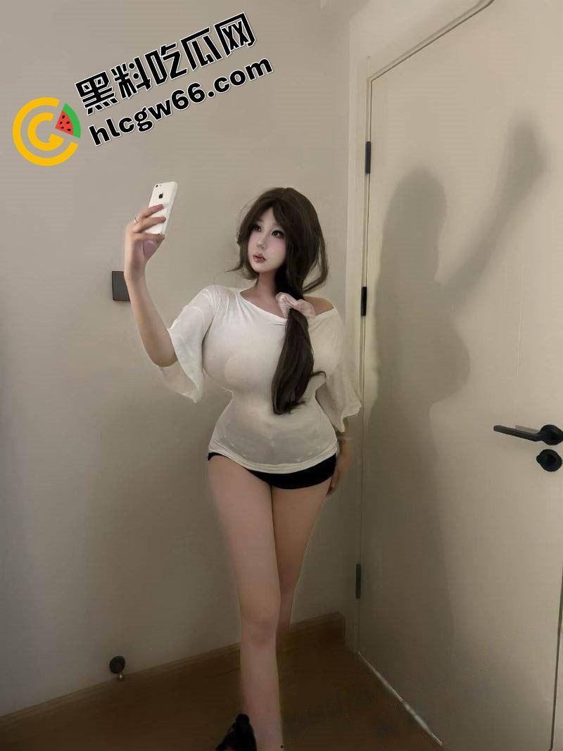 快手骚货【辣条Babbie】巨乳肥鲍全裸抓奶自慰流出。像头母猪一样挑逗金主,肉多穴紧操起来嘎嘎香!