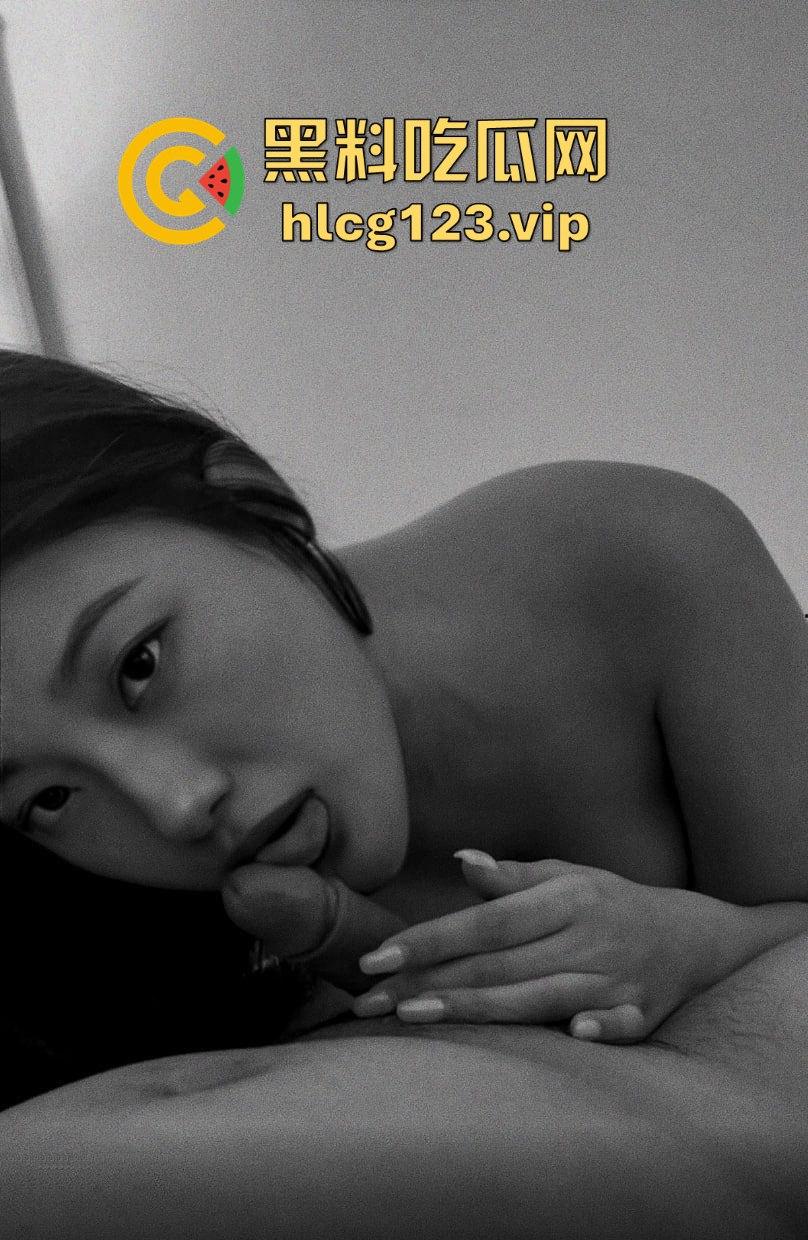 『李菲菲』床上风骚演绎!山东财经大学留学生的性爱视频泄密,吃鸡喷水让人看直了眼