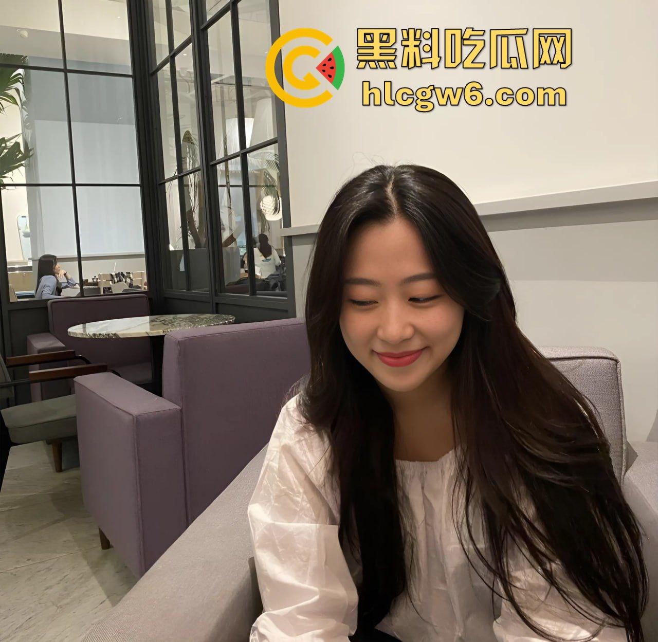 邻居练瑜伽的妹妹聊了2个月,脱了裤子才知道,床上这柔韧度就是为操而生的 摆个一字马彻底榨干瓜友!