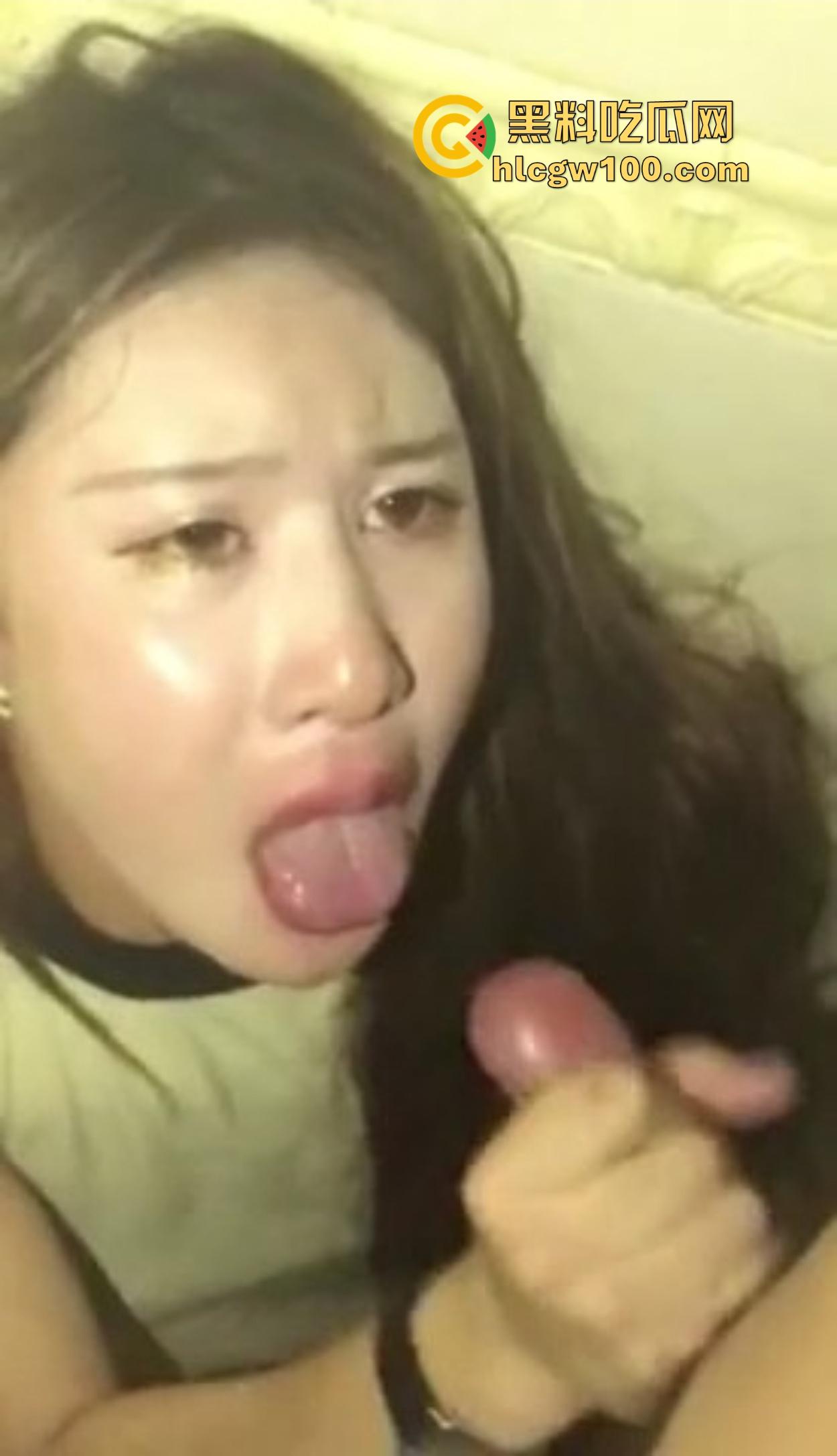 河北精神小伙KTV玩疯,陪酒妹被当狗地下爬跪舔,嘴当B抽插全程卖力口活卖力吸到腿软,洗手间乱交结尾!