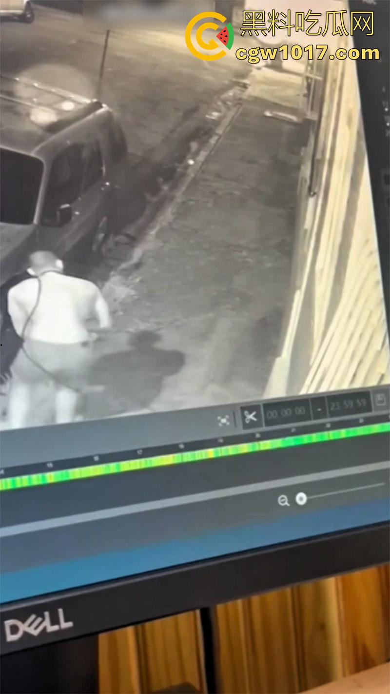 躺着把自己吊死了?男子嗑药后精神失常,跑到街边扯下电线,本以为是偷电线的,结果竟是上吊自杀!