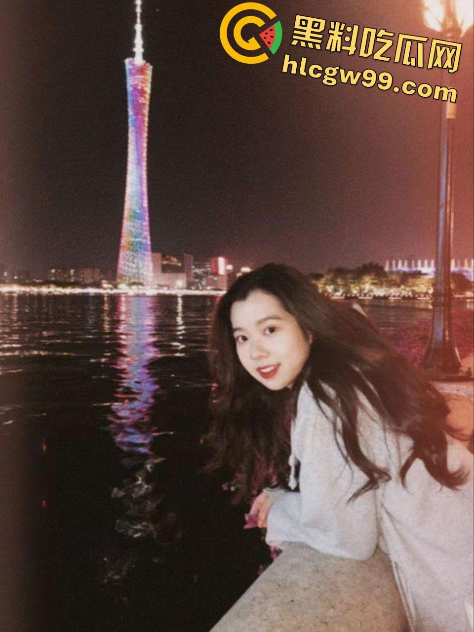 重庆OL反差露脸女职员【张秋月】被主人各种调教视图泄密,婚纱捆绑口塞踩头当狗玩