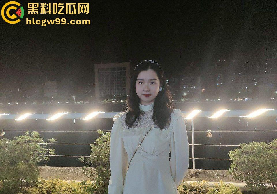 重庆OL反差露脸女职员【张秋月】被主人各种调教视图泄密,婚纱捆绑口塞踩头当狗玩