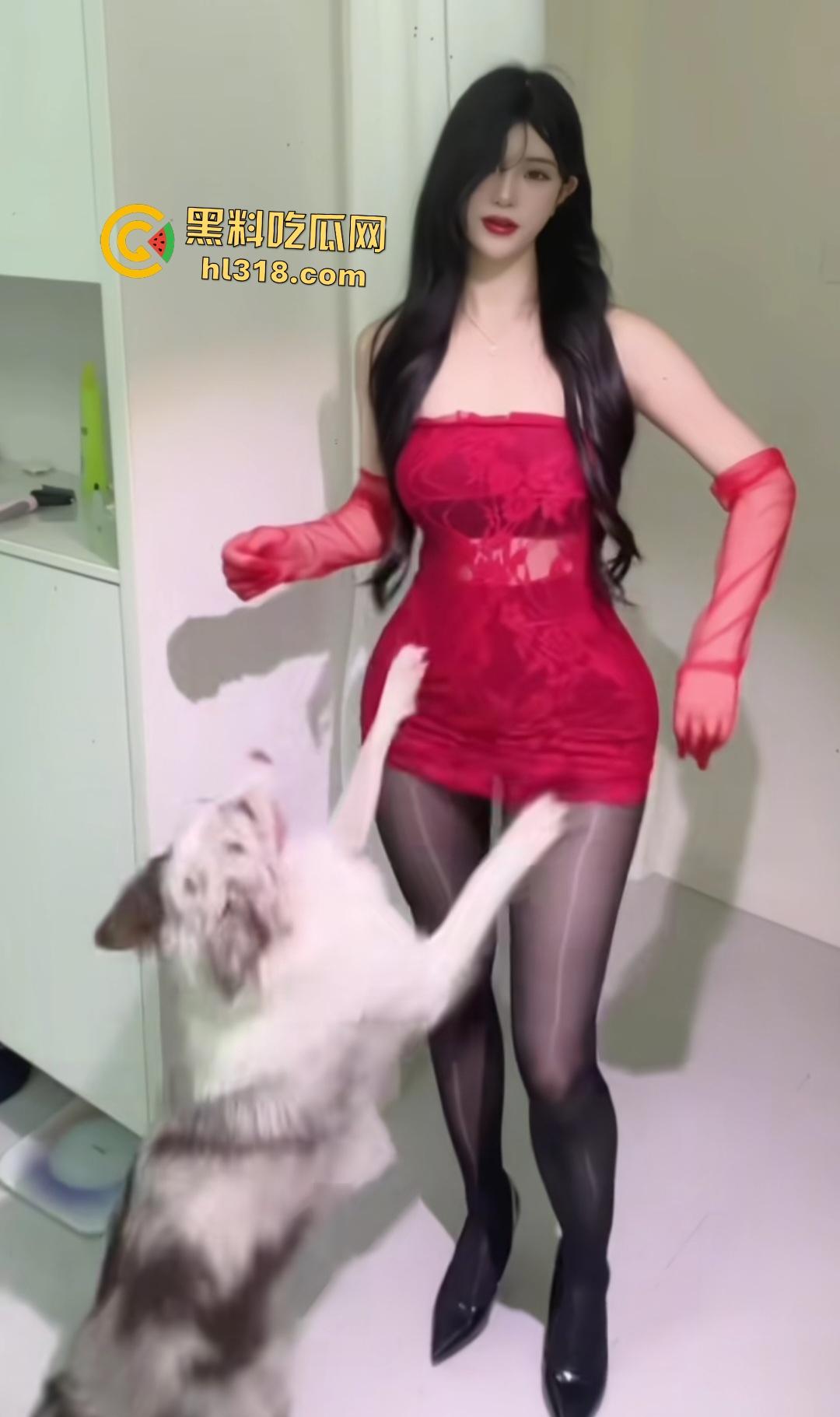 抖音网红【达咩酱】化身反差母狗,视频中皮鞭狂甩翘臀扭动,把金主魂都勾走了一直刷爆礼物!