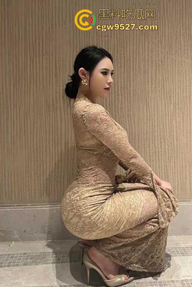 海角乱伦,淫乱母子无套偷情,操到高潮时忽然插入菊花,成功拿下她的处女骚肛,玩的也太淫荡了!