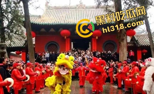 一手姑娘一手经,少林寺住持『释永信』不负如来不负卿,搂着美人念佛经,51个情人174个私生子!