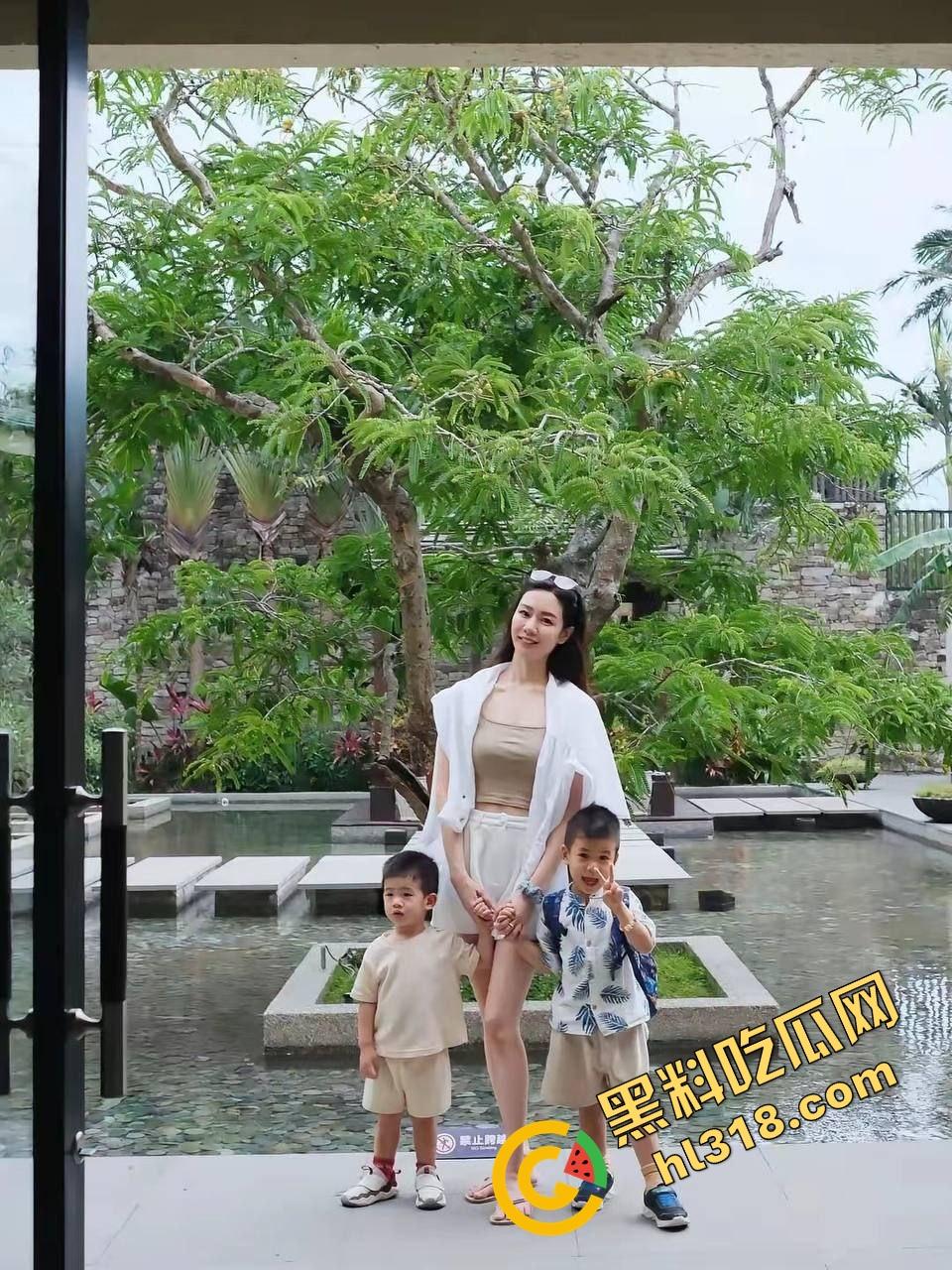 一手姑娘一手经,少林寺住持『释永信』不负如来不负卿,搂着美人念佛经,51个情人174个私生子!