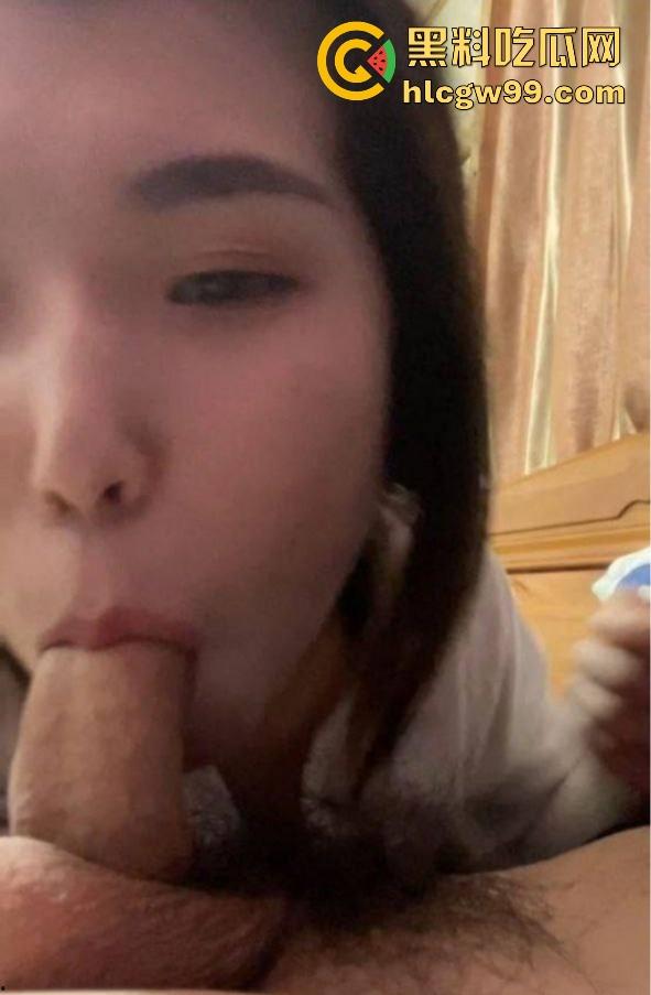 石家庄邮电职业技术学院讲师【张晓】反差炸裂,探探上发骚钓男人,讲台上斯文,软件上骚得停不下来!