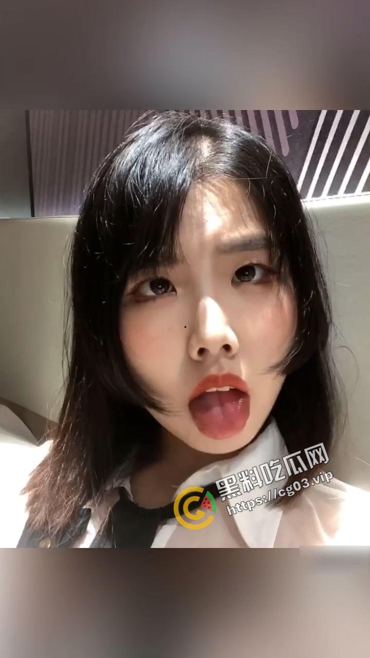 四川达州幼教 校内严肃教师 校外淫荡母狗 反差婊一个