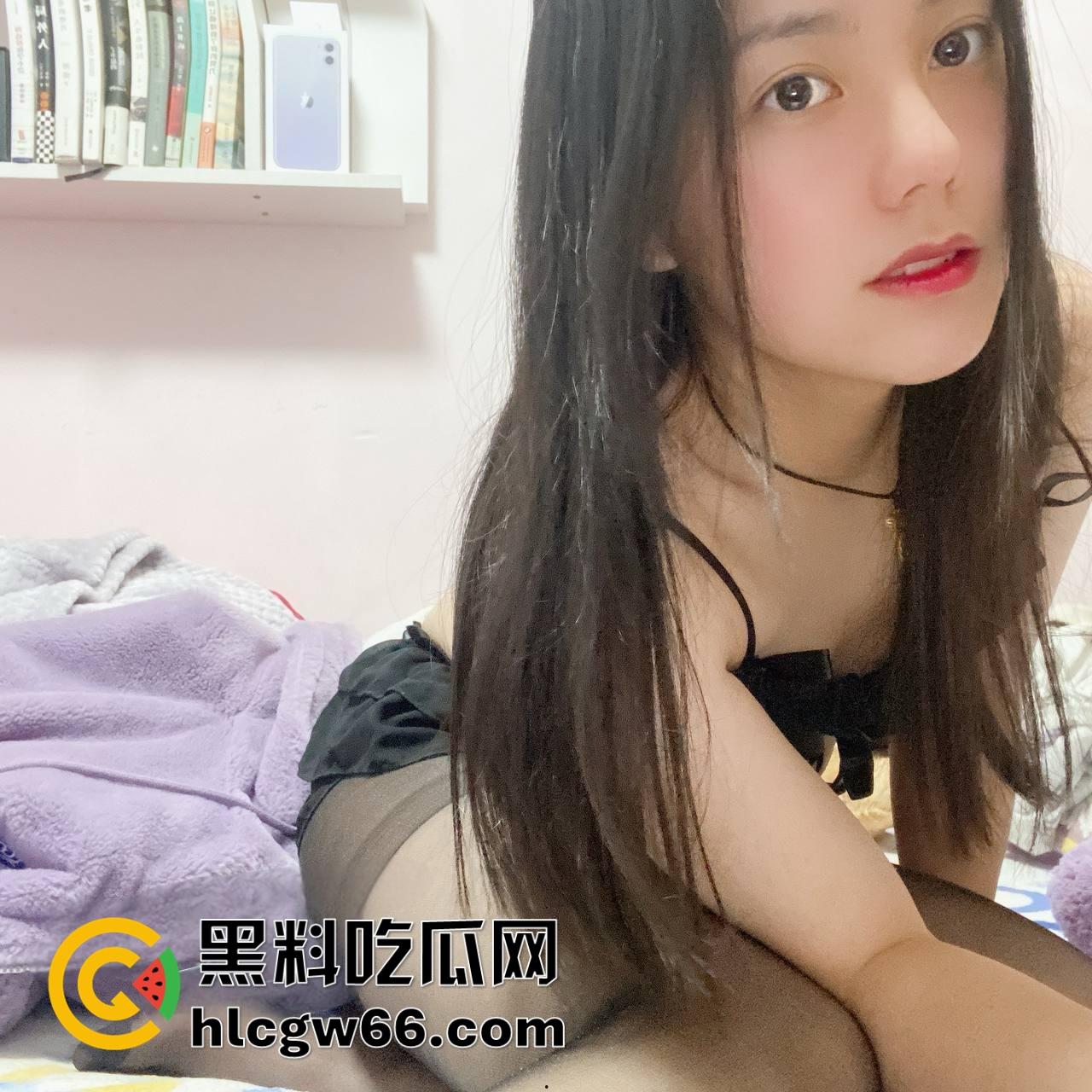 成都女大学生【林青赟】转校上海读书,每天和对象裸视频,让对象受不了打飞机射屏!