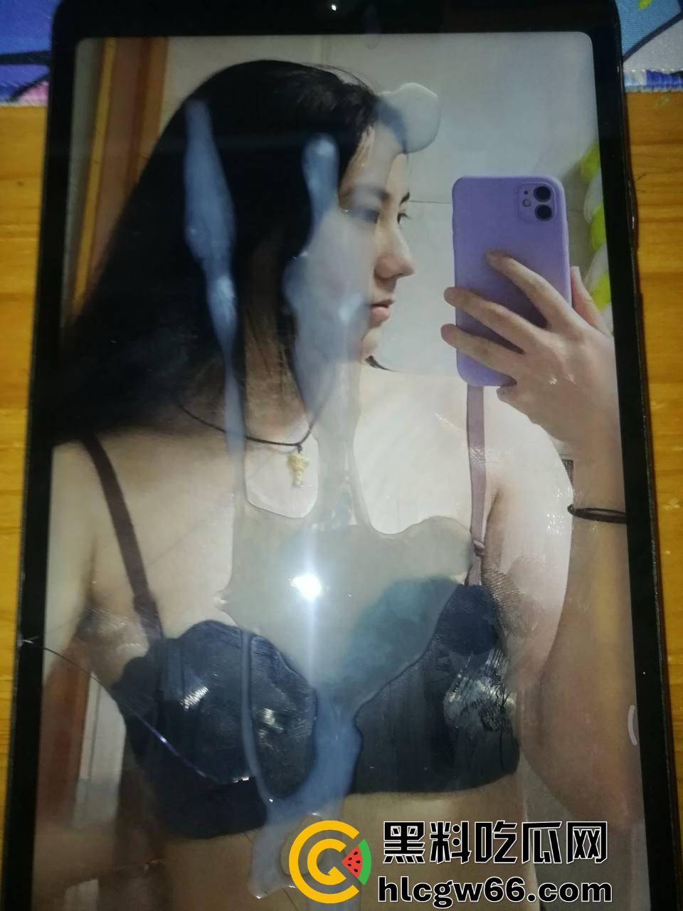 成都女大学生【林青赟】转校上海读书,每天和对象裸视频,让对象受不了打飞机射屏!