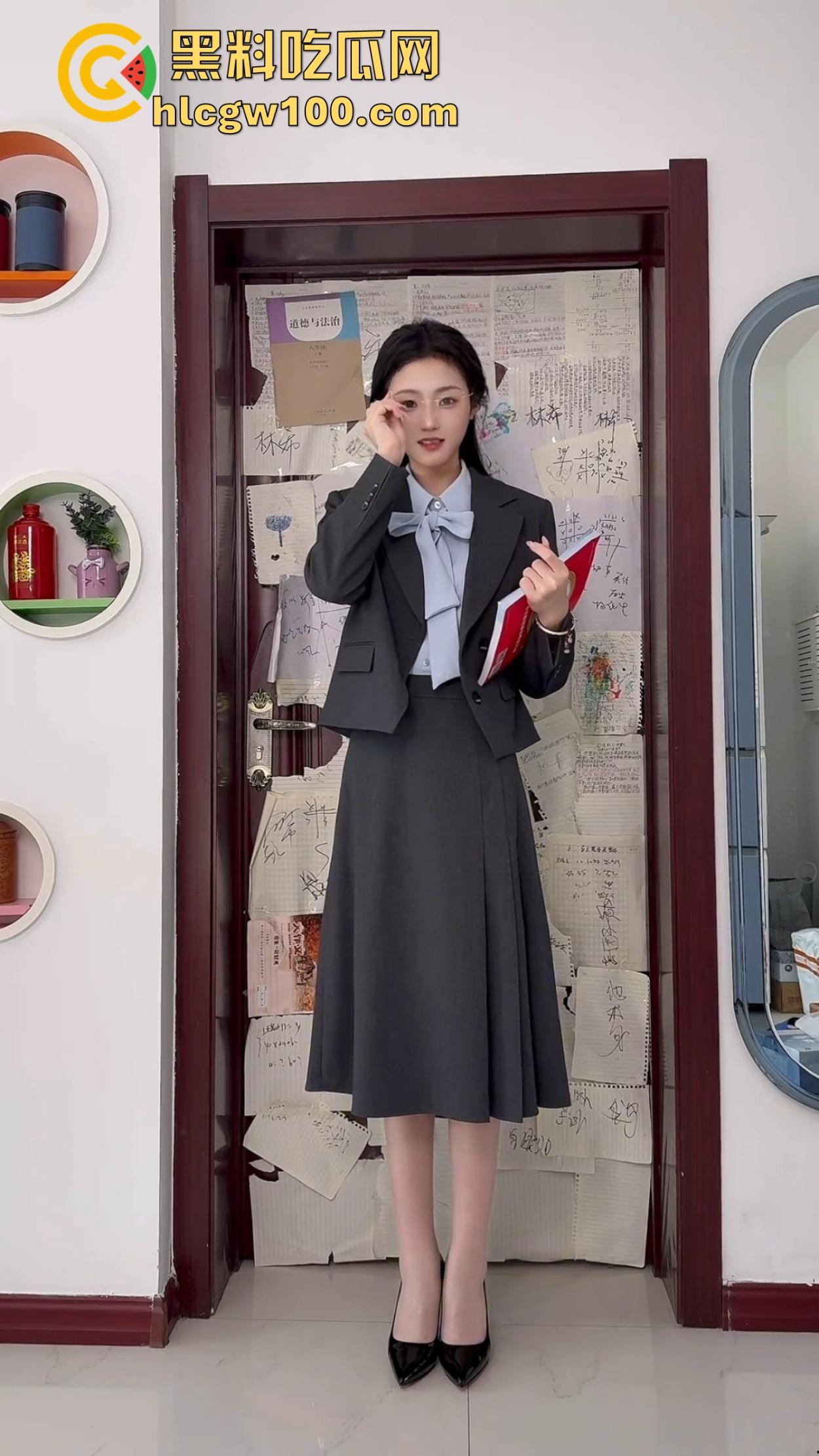 体制内四眼小仙女or夜店骚到极致包臂裙浪货,一本正经vs放飞自我,哪个才是你心中的绝对感觉?