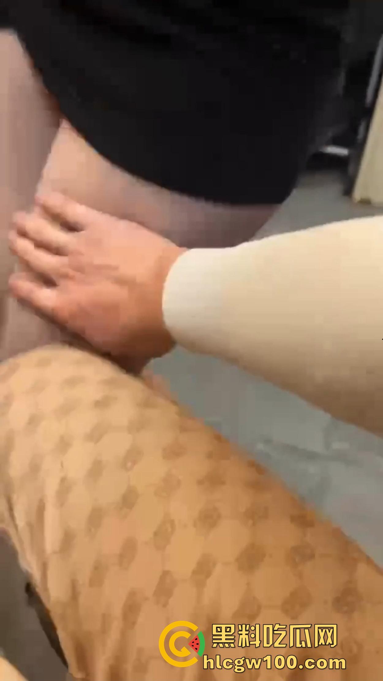 体制内四眼小仙女or夜店骚到极致包臂裙浪货,一本正经vs放飞自我,哪个才是你心中的绝对感觉?