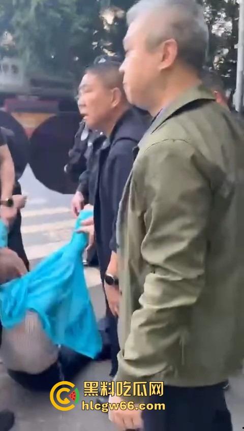 广州林和村回迁十年毛都有,拆迁合同写得好听,房产证没影,钱早被贪官贪得干干净净咯!