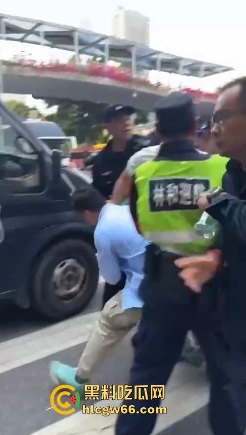 广州林和村回迁十年毛都有,拆迁合同写得好听,房产证没影,钱早被贪官贪得干干净净咯!