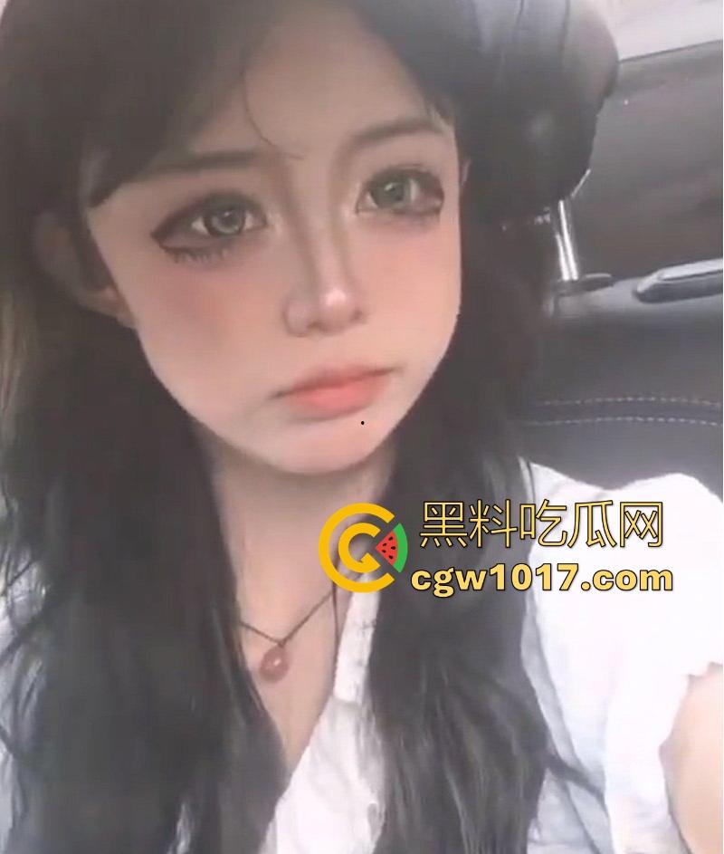 广西职业学院大一学妹【刘语莹】情窦初开性饥渴到发疯，平时就发自慰视频勾引，露脸掰开腿狂抠嫩穴，被无情曝光！