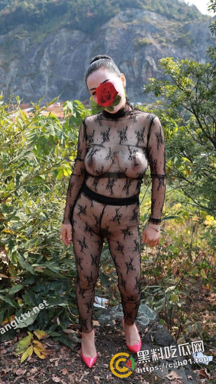 淘宝网红店铺【梦露世家】老板娘再出狠活 熟女情趣自拍 果然自己挣钱就是拼啊 未打码流出