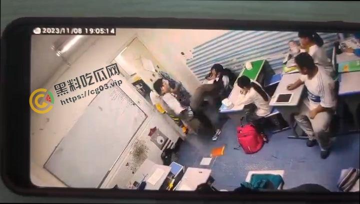 萧山 培优教育 培训机构老师暴打学生时间 监控摄像头拍下完整过程