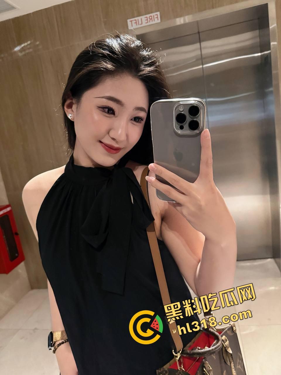 海角大神分享会喷水的亲姐姐,酒吧里爆操醉酒姐姐,酒劲上头让她喝尿,最后带回酒店肛射睡奸!