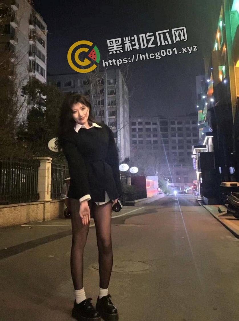 天津美术学院反差婊!体育生的肉便器 奶头粉嫩 身材极品 叫声太浪了 减低音量 放心食用