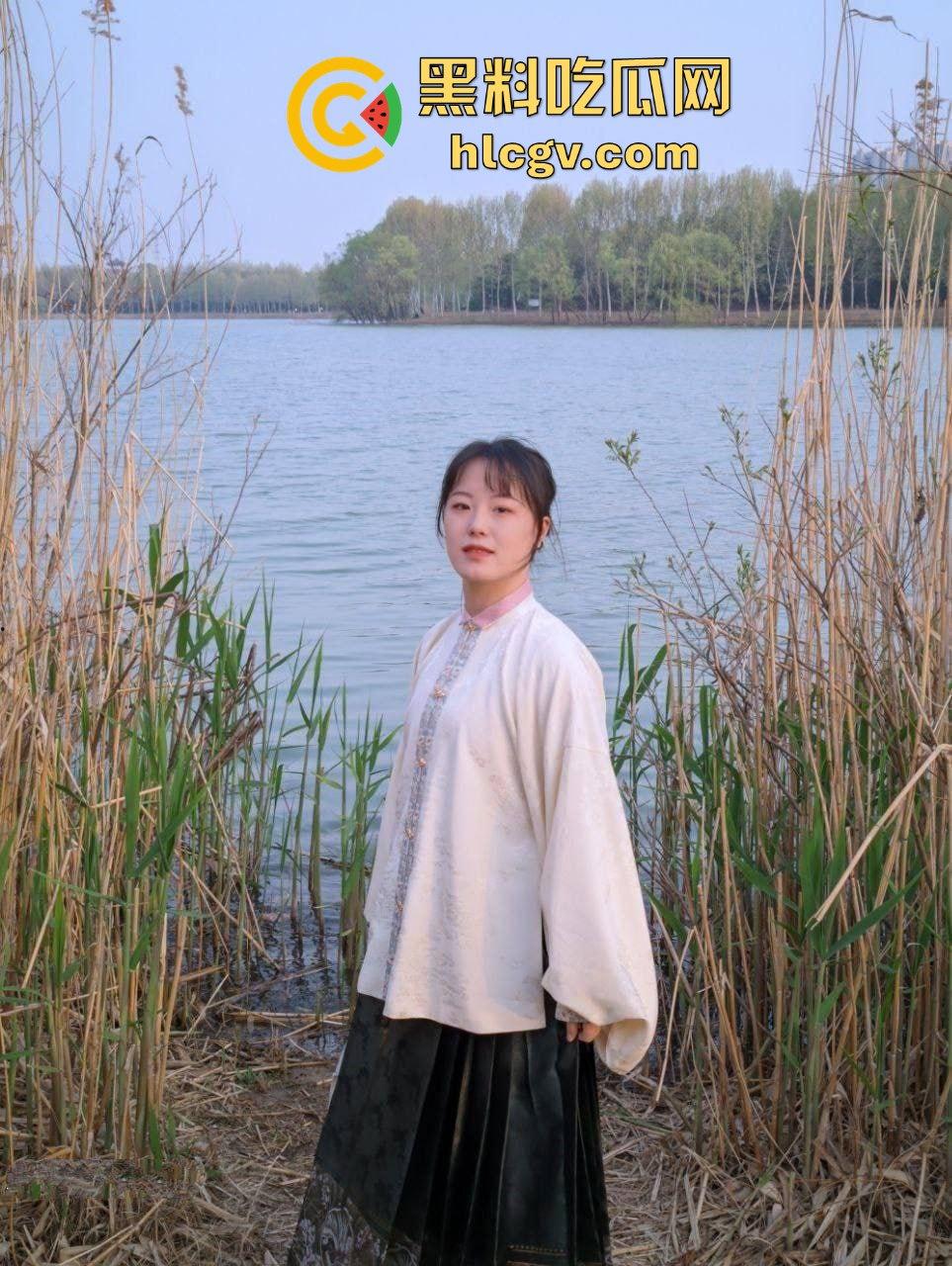 女友被调教成M属性母狗!瓜友投稿称边口交边自慰,两个洞被塞满呻吟不断被玩到泪流满面!